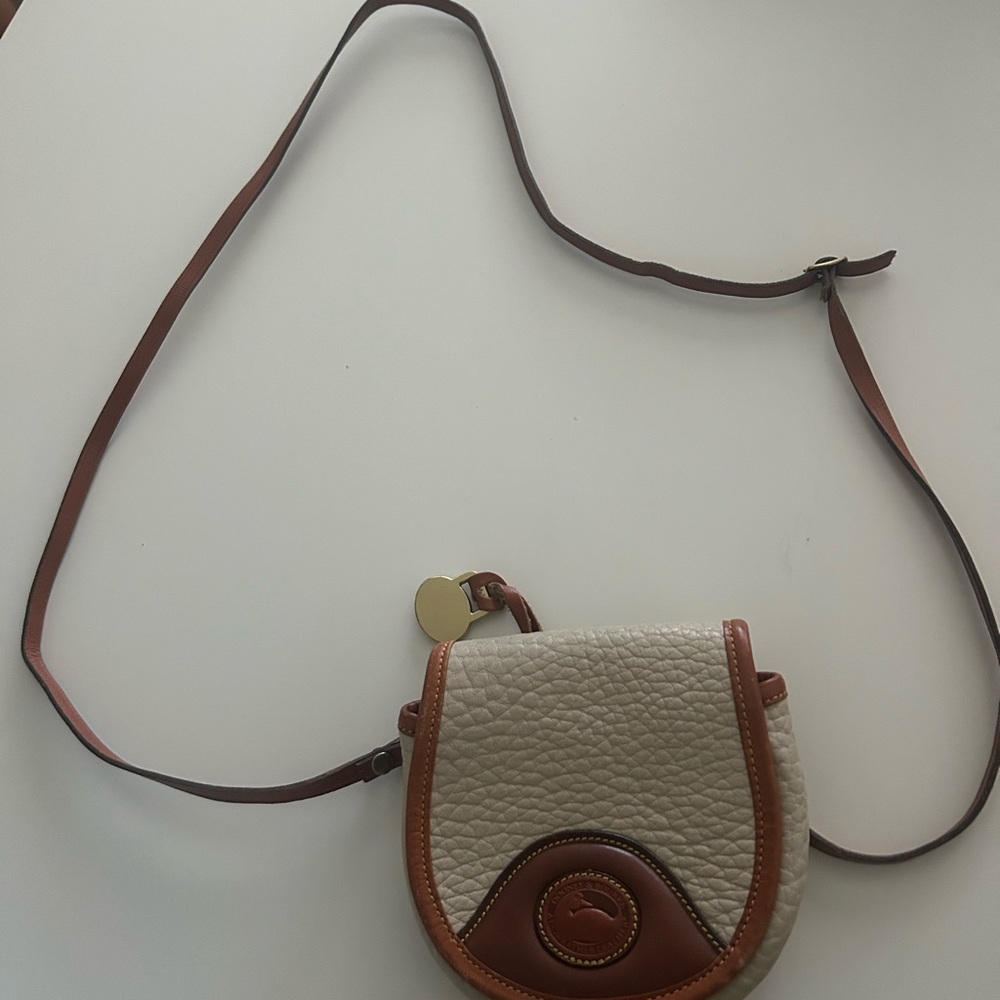 Vintage Dooney&Burke small belt/cross body purse bag. Cute!